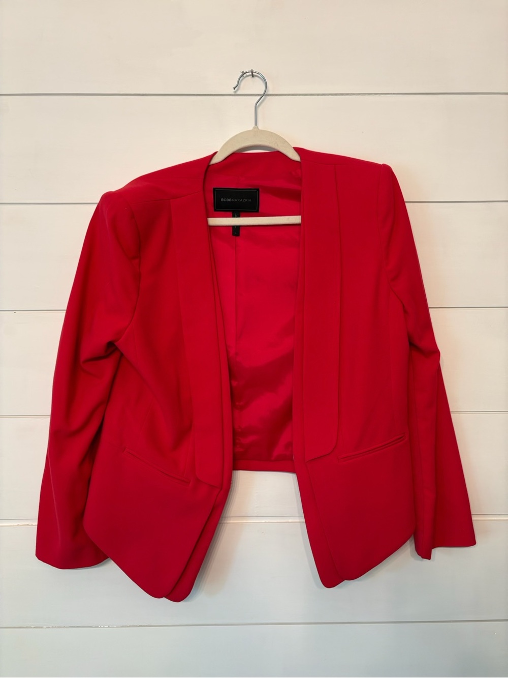 BCBGMaxAzria Red Collarless Open-Front Blazer